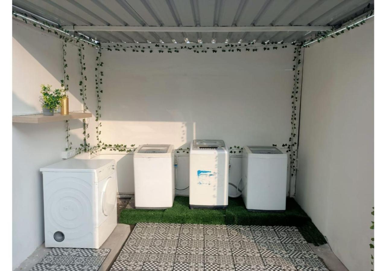 Bluo 1Bhk - Dlf Cybercity, Balcony, Lift, Parking 古尔冈 外观 照片